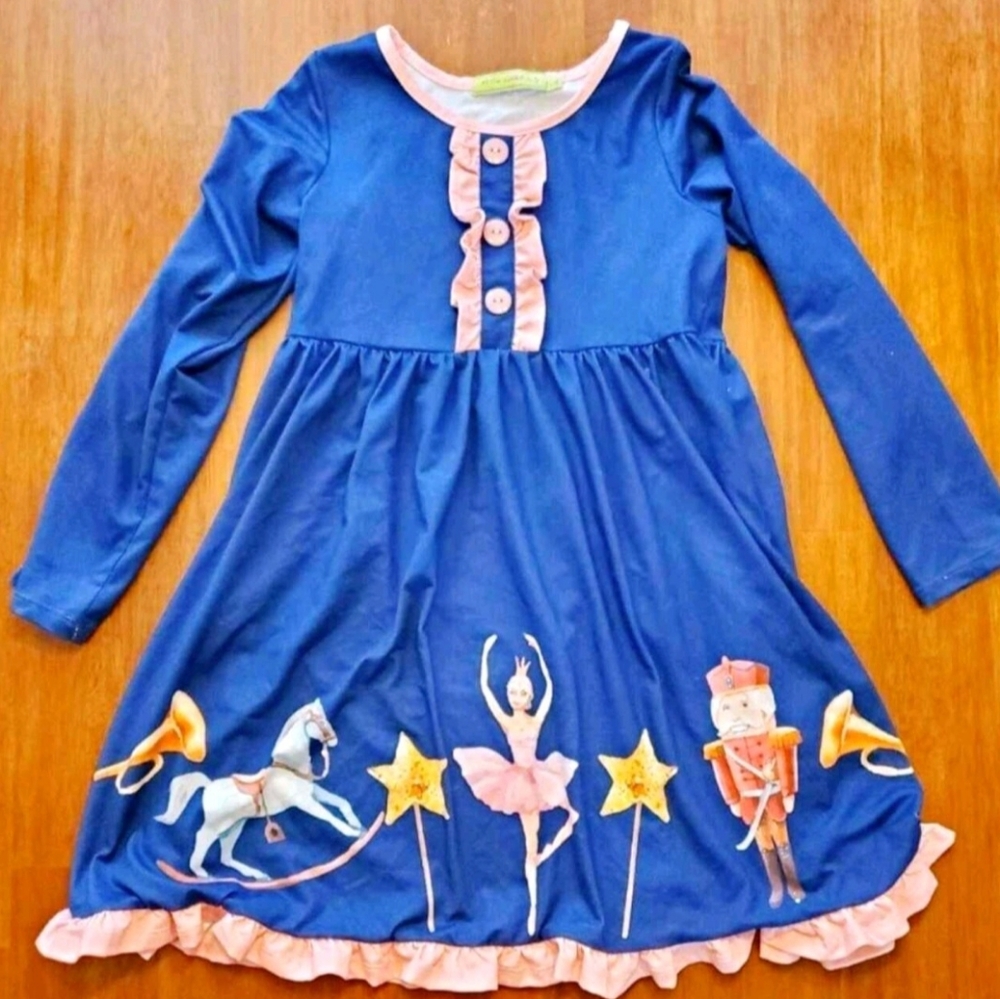Nutcracker Christmas Print Dress. Size 8-10.